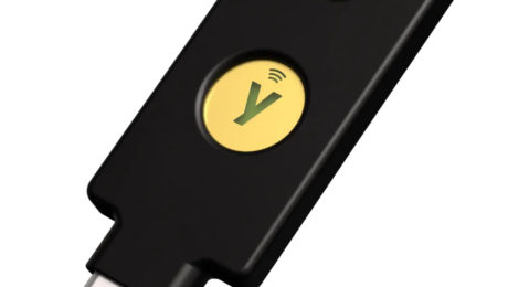 yubikey5cnfc-hero